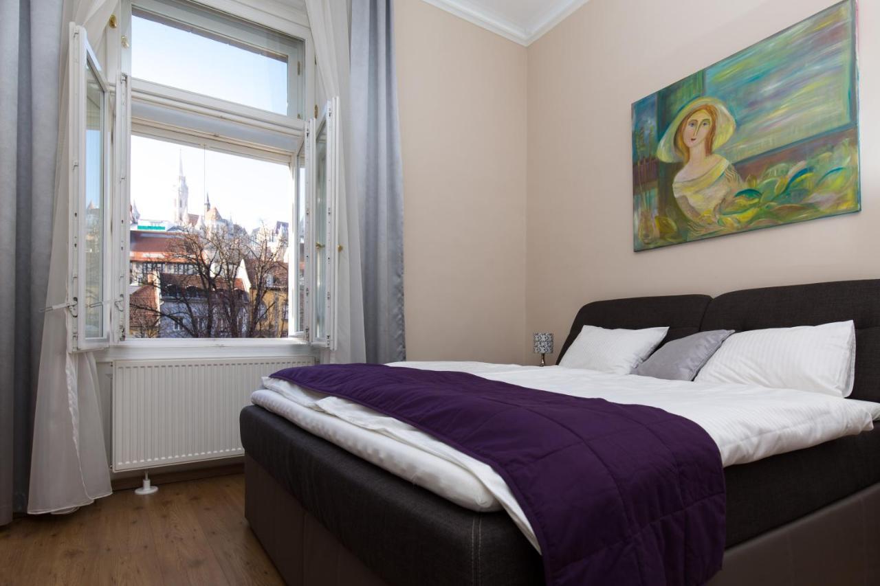 Elegant Apartment With Buda Castle View Budapest Eksteriør billede